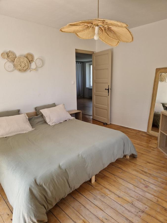 Maison Familiale De 280m² Hébergement de vacances Alboussière